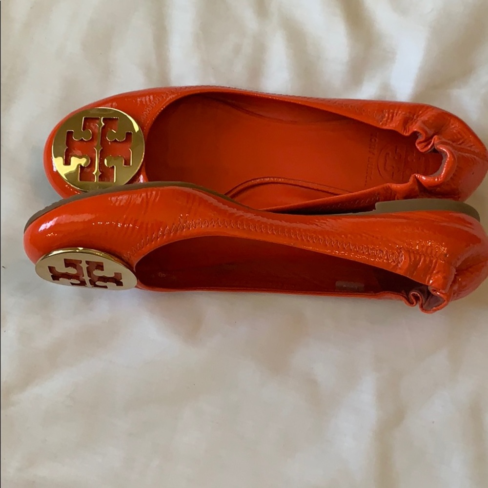 Tory Burch Orange Ballet Flats w Gold HW Size 8.5 - Picture 4 of 8